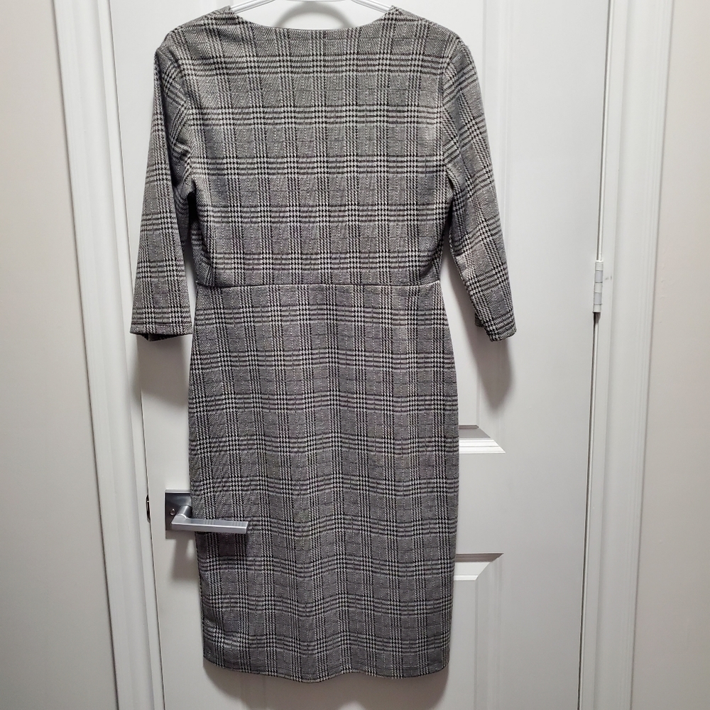 NWOT Beautiful Spring Fall Patterned Dress 👗 - Picture 4 of 6